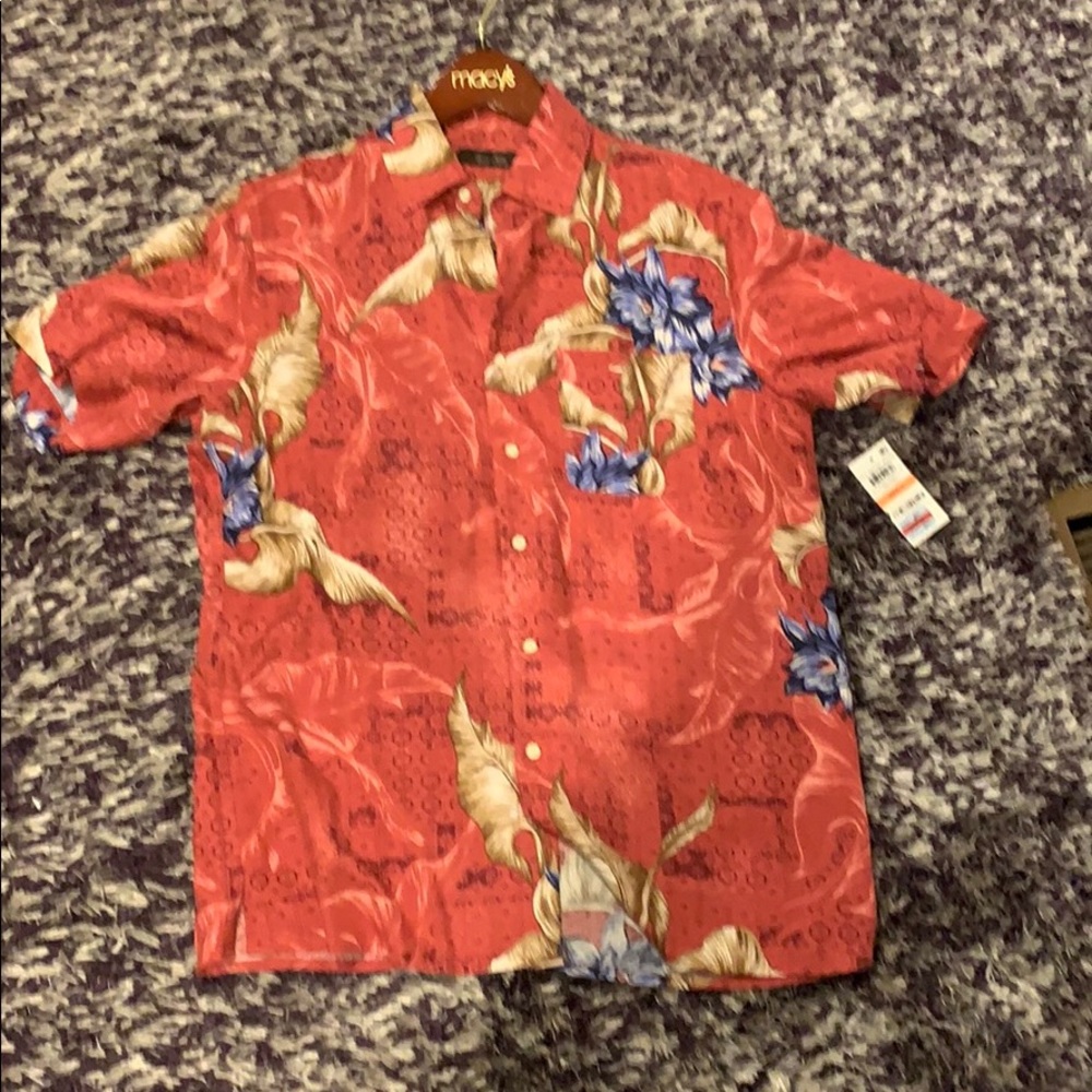 Tasso Elba Short Sleeve Button-Down. Small. NWT